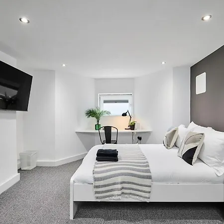 Kendal Lane לידס