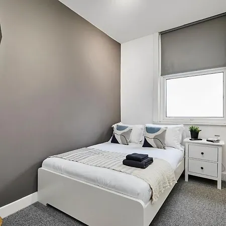 Kendal Lane לידס