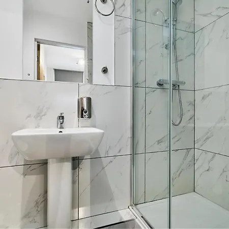 Kendal Lane לידס