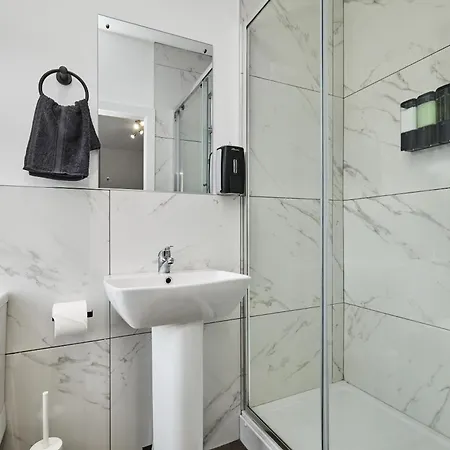 Kendal Lane לידס