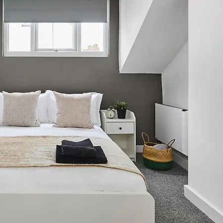 Kendal Lane Apartment